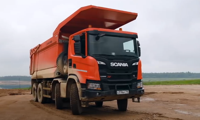 Scania P420, четырехосный самосвал